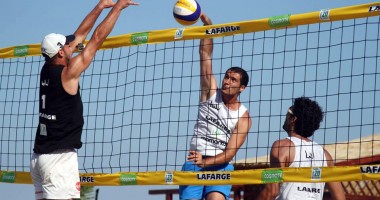 Stire din Sport : Naționalele de beach-volley iau startul pe plaja din Mamaia