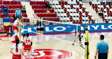 Stire din Sport : N-au mișcat în front! Voleibalistele de la CSM Constanța, învinse pe terenul lui Dinamo