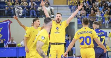 Stire din Sport : Corona Braşov s-a calificat dramatic în turul al treilea al Ligii Campionilor la volei
