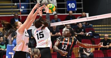 Stire din Sport : CSO Voluntari, învinsă acasă de Allianz MTV Stuttgart, în Liga Campionilor la Volei Feminin