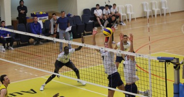 Stire din Sport : CVM Tomis a început asaltul final pentru titlul de campioană