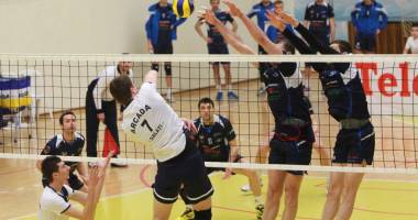 Stire din Sport : Volei masculin / CVM Tomis câștigă la Galați