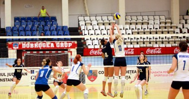 Stire din Sport : "Sirenele", ca și eliminate din Cupa CEV