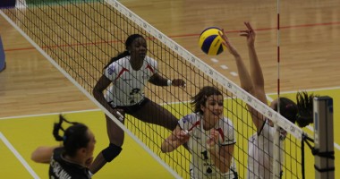 Stire din Sport : "Sirenele" au șansa de a reveni pe primul loc în clasament