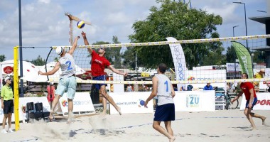 Stire din Sport : Care sunt surprizele Naționalelor de volei pe plajă de la Mamaia