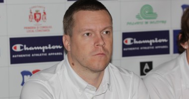 Stire din Sport : Volei / Radovan Gacic vrea maxium din următoarele meciuri a CVM-ului cu Fenerbahce și Belchatow