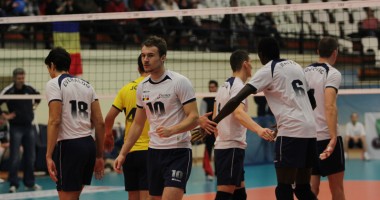 Stire din Sport : Volei / CVM Tomis, victorie la pas în primul meci cu Dinamo
