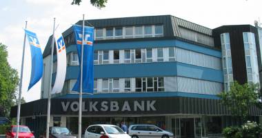 Câți clienți ai Volksbank au acceptat conversia creditelor în franci