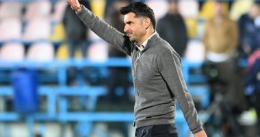 Stire din Sport : FC Voluntari a oficializat despărţirea de antrenorul Nicolae Dică
