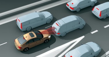 Stire din Diverse : Volvo - mașina care frânează și evită pietonii