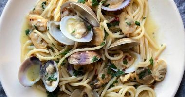 Stire din Social : Vongolele, delicatesele italienești, testate în acvacultura constănțeană