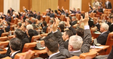 Stire din Politică-Administrație : Bugetul pentru 2018 a fost adoptat