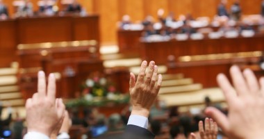 Stire din Politică-Administrație : Ce sancțiune au primit cei opt deputați care au votat dublu