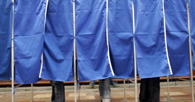 Stire din Politică-Administrație : Dreptul de vot se exercită numai în localitatea în care alegătorul își are domiciliul