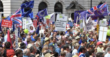 Londra: Zecii de mii de oameni cer un nou referendum privind Brexit-ul
