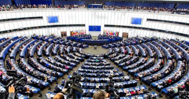 Stire din Actualitate : Vot al Parlamentului European  pentru reducerea poluării cu plastic