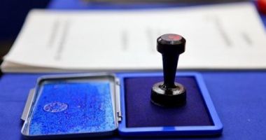 Stire din Politică-Administrație : Vot diaspora. A doua zi de vot pentru românii din străinătate; Peste 100.000 au votat până acum