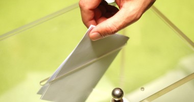 Stire din Actualitate : Scrutin anticipat în Serbia pentru alegerea unui nou Parlament