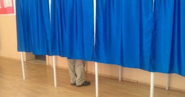 Stire din Politică-Administrație : Rezultate finale la nivel central după numărarea a 99% din voturi