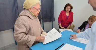 Stire din Politică-Administrație : REZULTATE OFICIALE BEC: PSD 46%, PNL 19%, USR 8,5%. Ce partide au mai intrat în Parlament