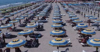 Stire din Social : Vouchere de vacanță rămân, dar nu pentru toți bugetarii