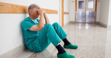 Stire din Social : Angajaţii de la două spitale nu au primit vouchere de vacanţă