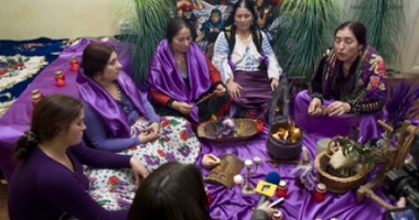 Stire din Eveniment : Razie la vrăjitoare. Printre păgubiți se numără și Oana Zăvoranu