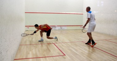 Stire din Sport : Vrei să arzi rapid calorii? Hai la o partidă de squash!