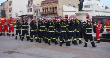 Stire din Eveniment : Vrei să devii pompier? Iată ce trebuie să faci