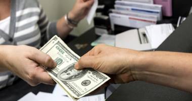Stire din Economie : Vrei un credit? Ce trebuie să cunoști mai întâi