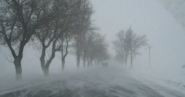 Stire din Social : COD PORTOCALIU de ninsori și viscol / Mai multe localități au rămas fără curent electric