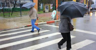 Cod galben de ploi și vânt, astăzi, la Constanța