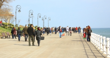 Stire din Social : Vreme ușor instabilă  și maxime de 8 grade  Celsius, astăzi, la Constanța