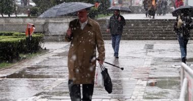 Stire din Social : Avertizare ANM. Vremea se răceşte accentuat și chiar va ninge pe alocuri