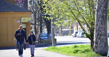 Stire din Social : Soare și  16 grade Celsius,  în Joia Mare,  la Constanța