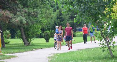 Vreme frumoasă, cu temperaturi ce nu vor depăşi 29 de grade