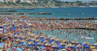 Stire din Social : Cum va fi vremea la mare și la munte în minivacanța de Sf. Maria