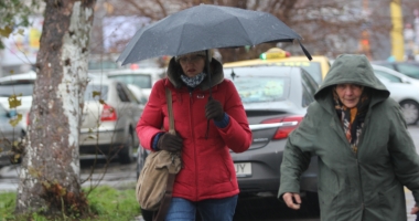 CONSTANȚA, SUB AVERTIZARE METEO DE VREME REA! NE AȘTEAPTĂ PLOI ȘI VÂNT PUTERNIC