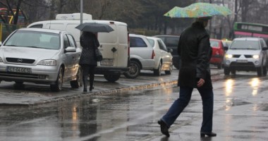 Stire din Social : SE STRICĂ VREMEA ÎN TOATĂ ȚARA. Două zile de ploi abundente!