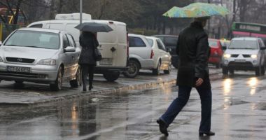 IATĂ CUM VA FI VREMEA ÎN URMĂTOARELE DOUĂ SĂPTĂMÂNI. Ne așteaptă un nou val de ploi și temperaturi scăzute