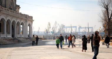 Vreme instabilă și rece, în week-end, la Constanța