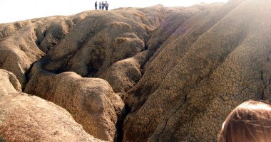 Locul din România unde pământul a dat în clocot - 3