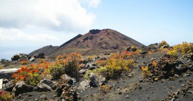 Stire din Actualitate : Lava vulcanului din La Palma a ajuns în ocean