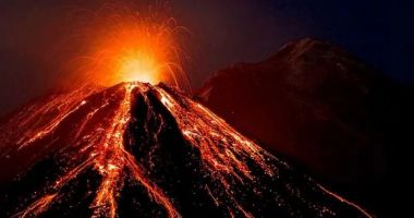 Stire din Actualitate : Vulcanul Etna a erupt din nou. Autoritățile italiene au emis alertă pentru traficul aerian