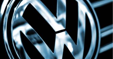 Stire din Tehnologie : Volkswagen taie investițiile cu un miliard de euro pe an