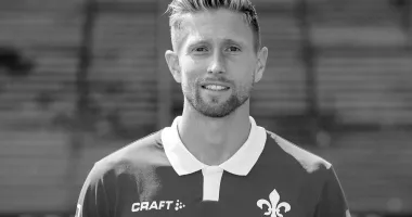 Stire din Actualitate : Fotbalist profesionist, mort la 34 de ani, după ce a căzut de la 70 de metri dintr-un telescaun