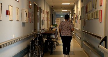 Stire din Eveniment : Dosarul concediilor medicale fictive. O infirmieră, singura vinovată din cele 50 de cadre medicale inculpate