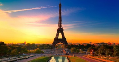 Stire din Actualitate : Treizeci și trei de români, arestați la Paris pentru organizarea unor jocuri de noroc ilegale