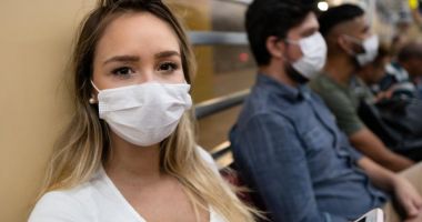 Lupta împotriva coronavirusului s-a mutat în stradă. A devenit o chestiune de respectare a legii