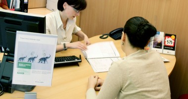 Stire din Economie : Băncile încurajează economisirea